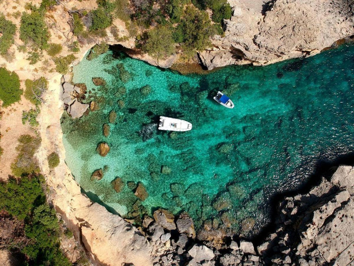 Affittacamere Le Ginestre Cala Gonone Exteriér fotografie